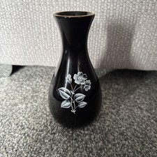 Wade Black Vase With White