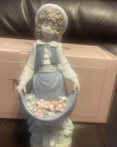 Lladro figurines collectibles - figurines,