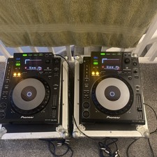 2x Pioneer CDJ 900 DJ Decks