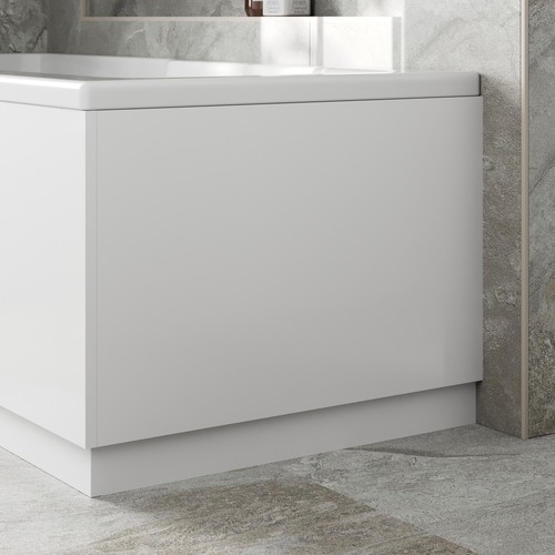 Modern bathroom 700mm end bath - modern,