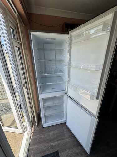 Freestanding fridge freezer - lg,