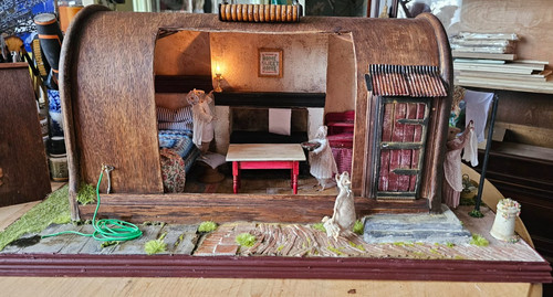 Dolls house mouse sewing - house, house-sewing