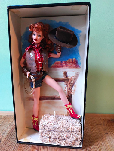 Barbie doll way out west - way, gold