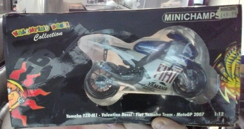 Minichamps rossi 2003 - 1/12,