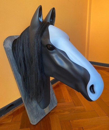 Fiberglass horse head with - fiberglass,