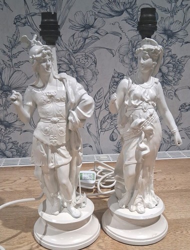 Pair roman figure - roman,