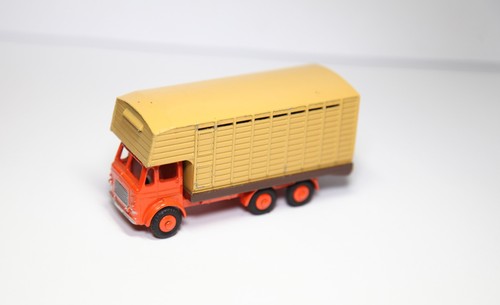 Budgie 220 cattle truck - 220,