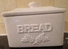 VINTAGE RAYWARE CERAMIC BREAD BIN WITH LEAF DESIGN RETRO KITCHENALIA STORAGE
