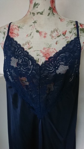 Vtg glossy slippery - nylon, full
