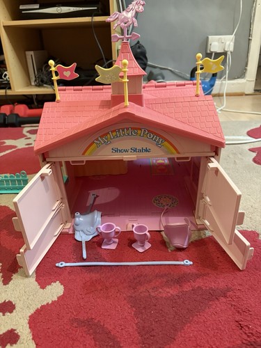 Mlp show stable - show,