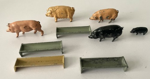 Vintage metal pigs - metal,