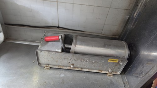 Manual sausage stuffer - sausage, tre