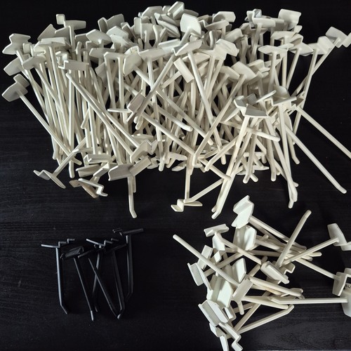 145x slatwall hooks white - 145x,