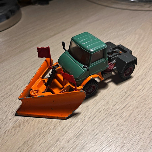 Corgi major mercedes - corgi, —