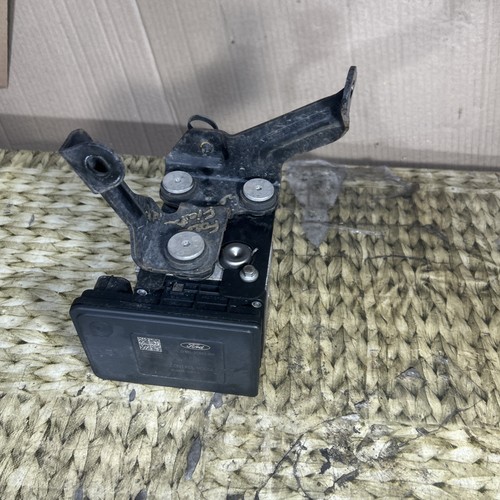 Ford fiesta mk7 abs pump - ford,