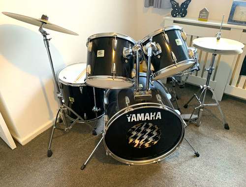 Yamaha analogue acoustic - analogue,