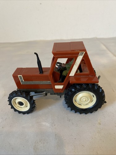 Britains fiat 880 dt - fiat,