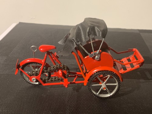 Miniature diecast red cycle - miniature, 3-
