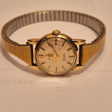 OMEGA Ladies 9ct Gold Vintage