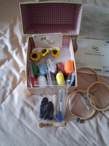 Pount needle felting kit - o,
