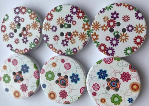 Large round wooden buttons - 6,