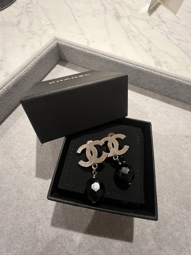 Authentic chanel black - black, gun
