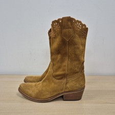 Penelope Chilvers Jesse