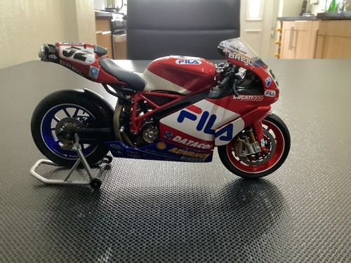 Minichamps ducati 999f04 - minichamps, james