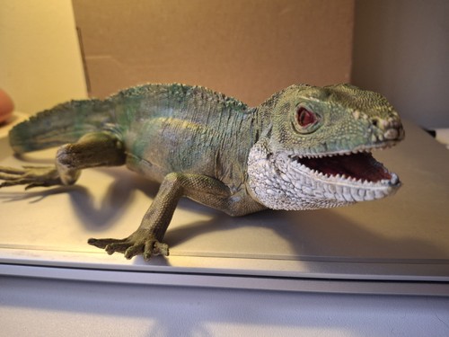 Large vintage aaa iguana - vintage,