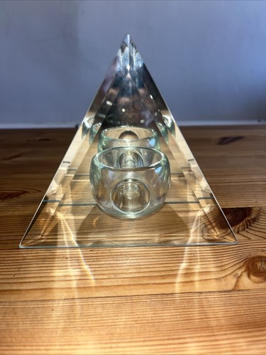 Mirrored pyramid tea light - pyramid,