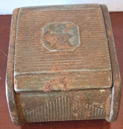 Antique ribbed metal - antique,