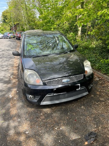 Breaking ford fiesta - 02-08,