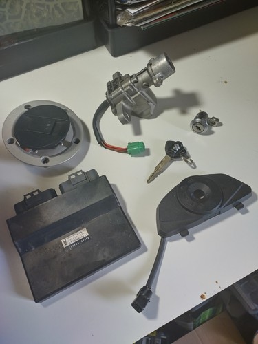 2014 suzuki gsr750 - 2014, set