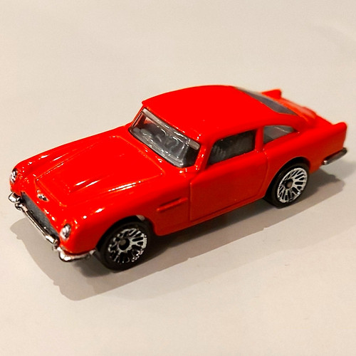 Hot wheels mattel aston martin - wheels,