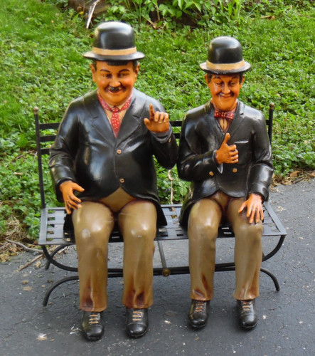 Laurel hardy statues sitting - hardy,