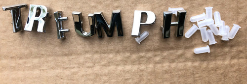 Triumph chrome badge - chrome, letter
