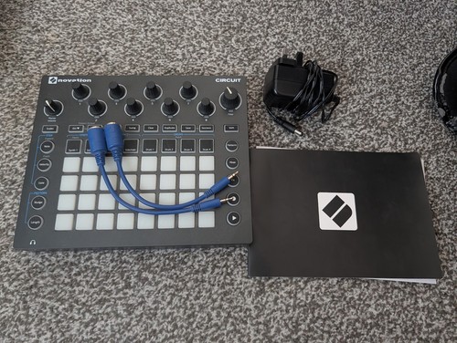 Novation circuit groove box - novation,