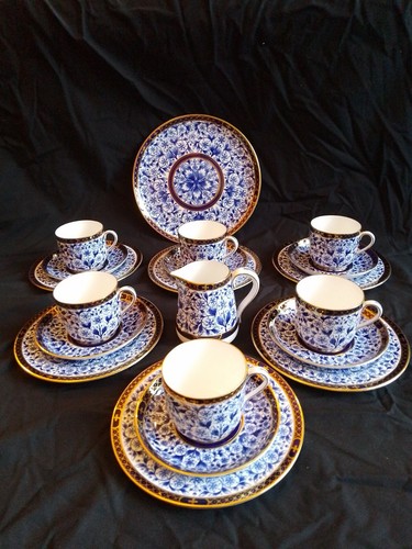 Royal crown derby lily 9591 - royal,