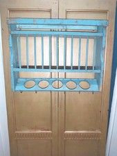 VINTAGE WOODEN KITCHEN/PLATE