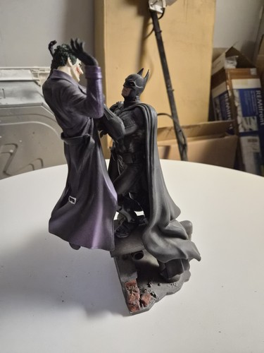Batman arkham origins - batman:,