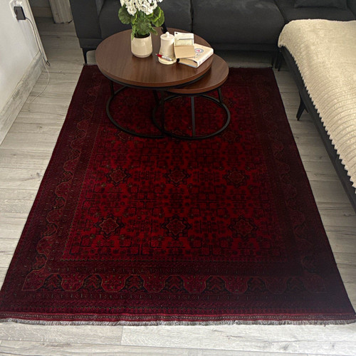 Red black oriental - &,