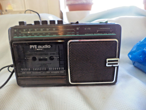 Vintage pye audio tr1728 radio - pye,