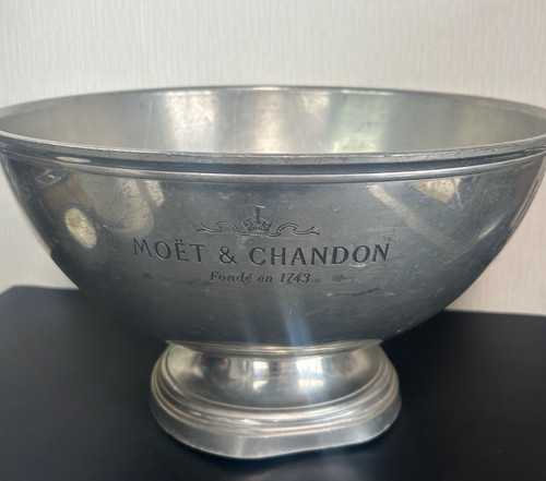 Moet chandon champagne - moet, ice