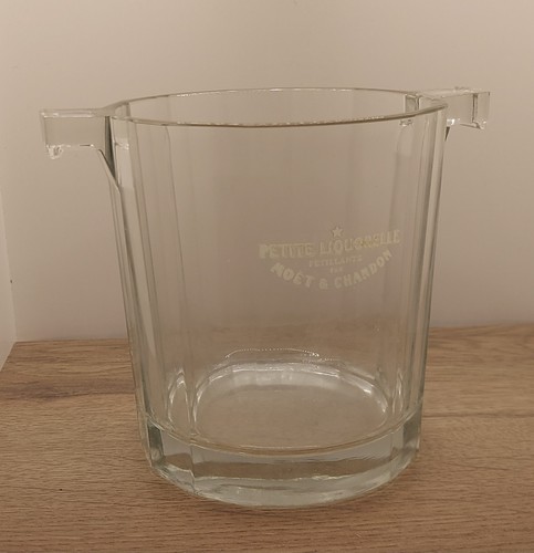Moet chandon branded - &,