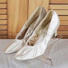 Ivory satin dance shoes Size