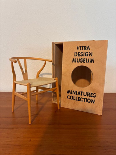Vitra miniatures ch24 - vitra,