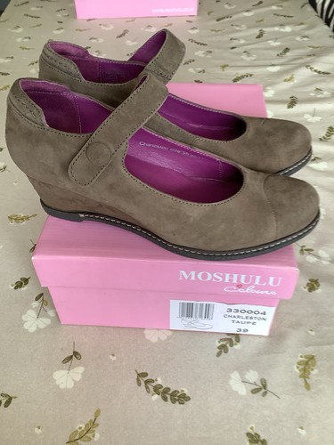 Moshulu charleston taupe suede - charleston,