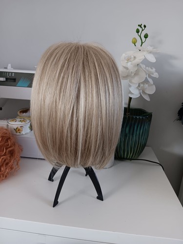 Noriko light blonde tones - blonde,
