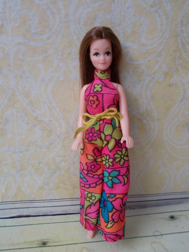 Stunning 1970s pippa friend - stunning,