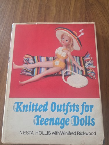 Vintage 1974 knitted outfits - 1974,